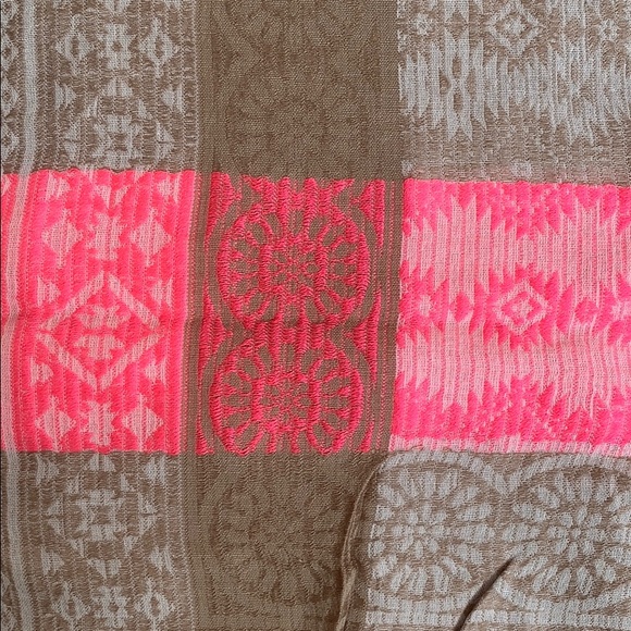 scraf - Picture 4 of 4